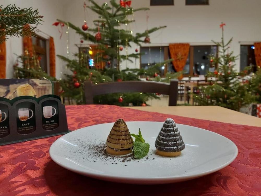 Pension A Restaurace U Sousedu Strazny Dış mekan fotoğraf